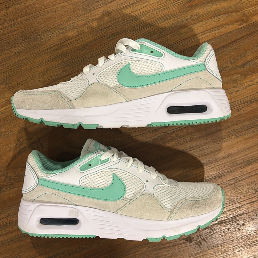 Nike Women's Air Max - Picture 5 of 7